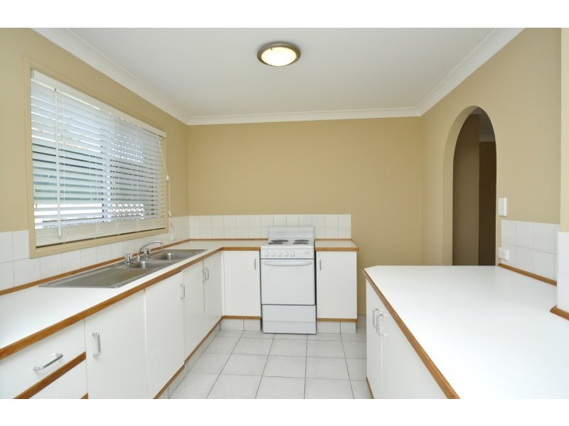 1/142 Whiting Street, Labrador QLD 4215