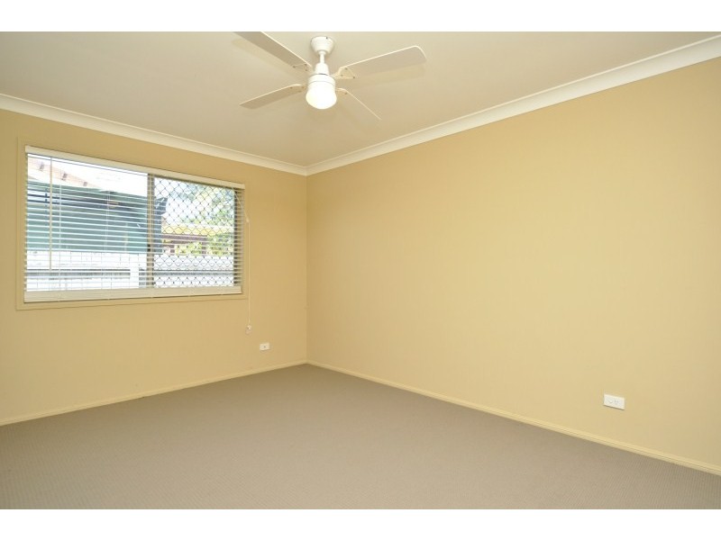 1/142 Whiting Street, Labrador QLD 4215