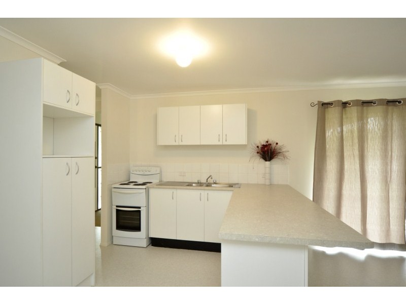 93 Wardoo Street, Southport QLD 4215