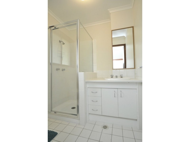 93 Wardoo Street, Southport QLD 4215