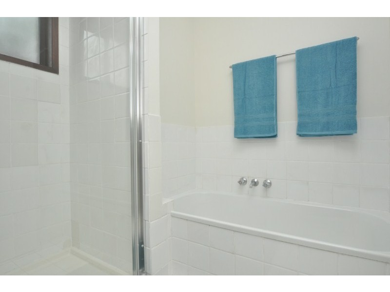 93 Wardoo Street, Southport QLD 4215