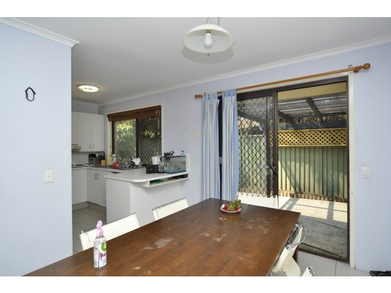 2/10 Telopea Street, Labrador QLD 4215
