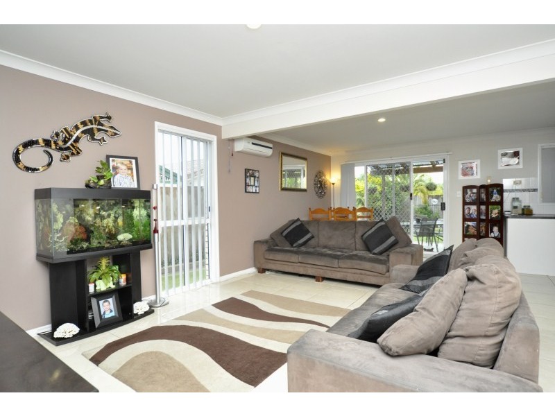 9/14 Liam Court, Labrador QLD 4215