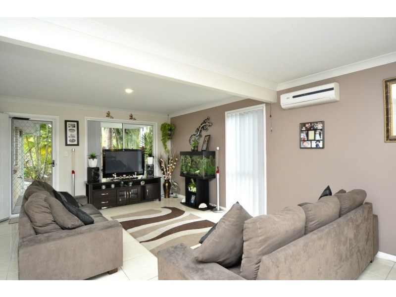 9/14 Liam Court, Labrador QLD 4215