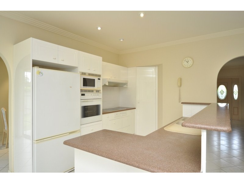 35 Canada Place, Arundel QLD 4214