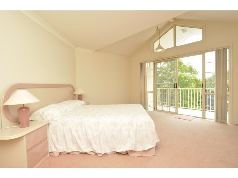 35 Canada Place, Arundel QLD 4214