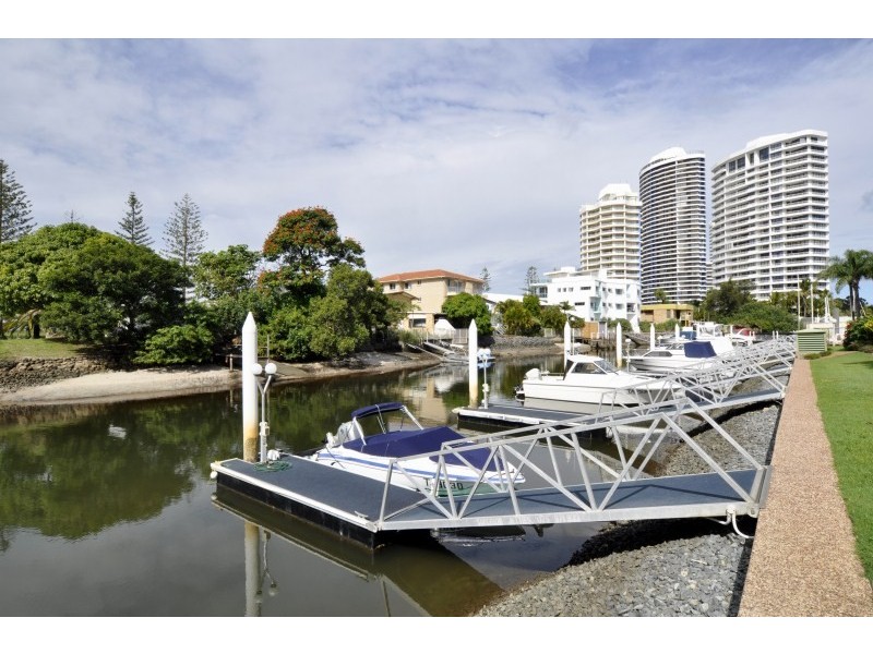1/9 Madang Crescent, Runaway Bay QLD 4216