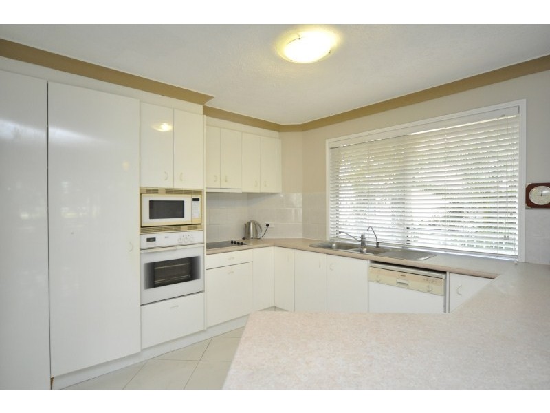 1/9 Madang Crescent, Runaway Bay QLD 4216