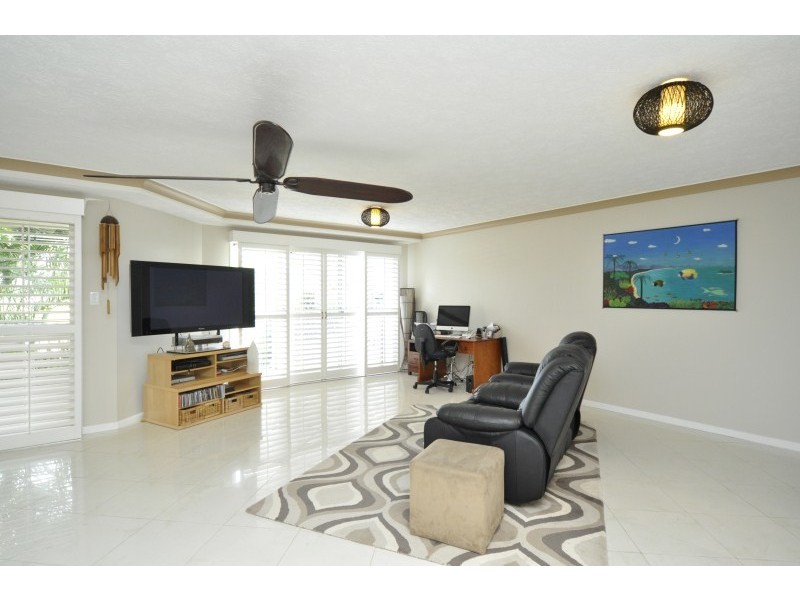 1/9 Madang Crescent, Runaway Bay QLD 4216