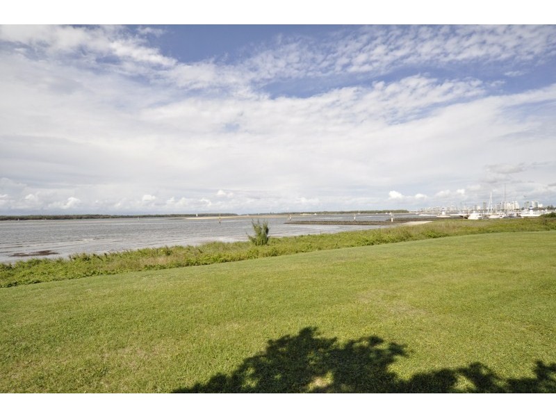 1/9 Madang Crescent, Runaway Bay QLD 4216