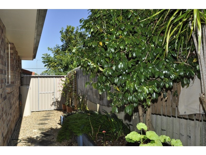 2/9 Chirn Crescent, Labrador QLD 4215