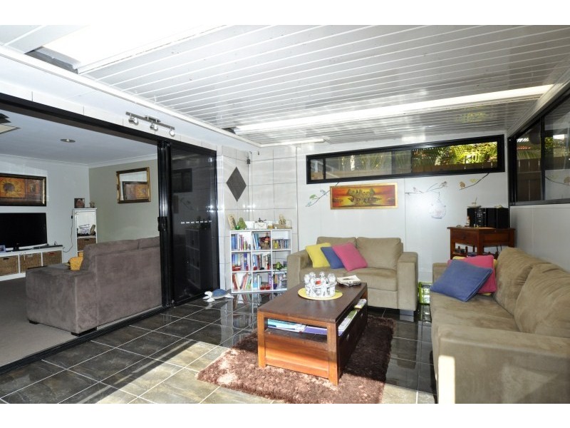 1/19 Kenny Drive, Labrador QLD 4215