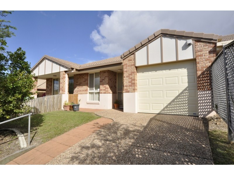 1/10 Usher Avenue, Labrador QLD 4215