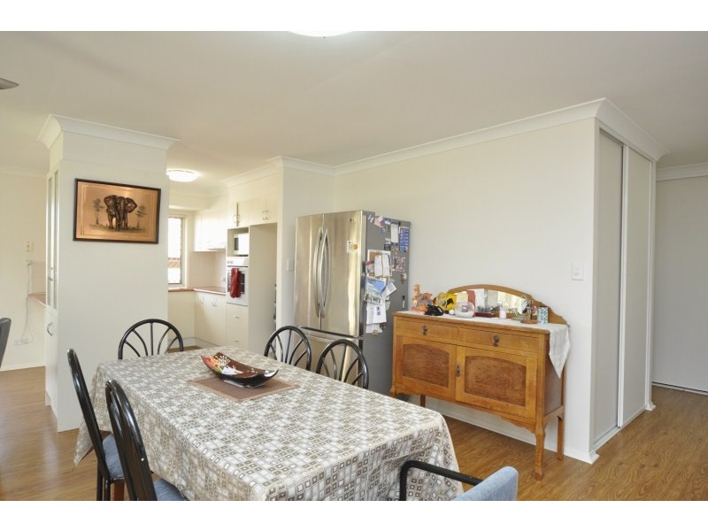 1/10 Usher Avenue, Labrador QLD 4215