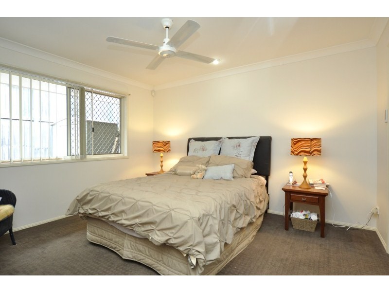 1/10 Usher Avenue, Labrador QLD 4215