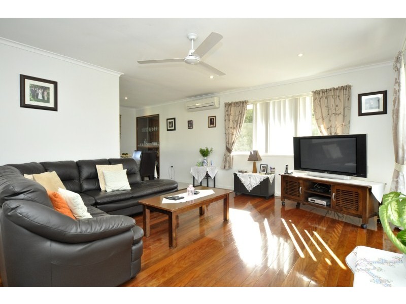 17 The Glade, Labrador QLD 4215
