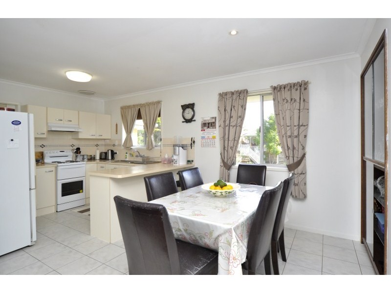 17 The Glade, Labrador QLD 4215