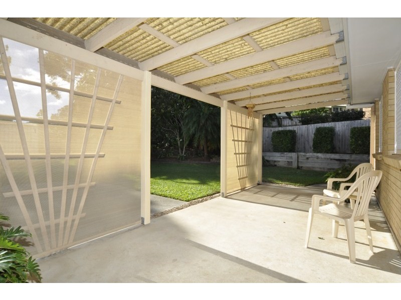 2/5 Hill Court, Labrador QLD 4215