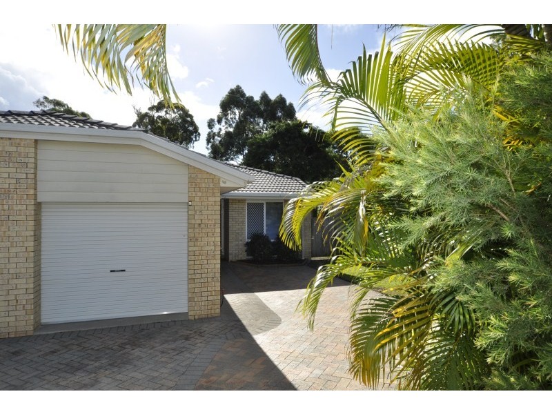 2/5 Hill Court, Labrador QLD 4215