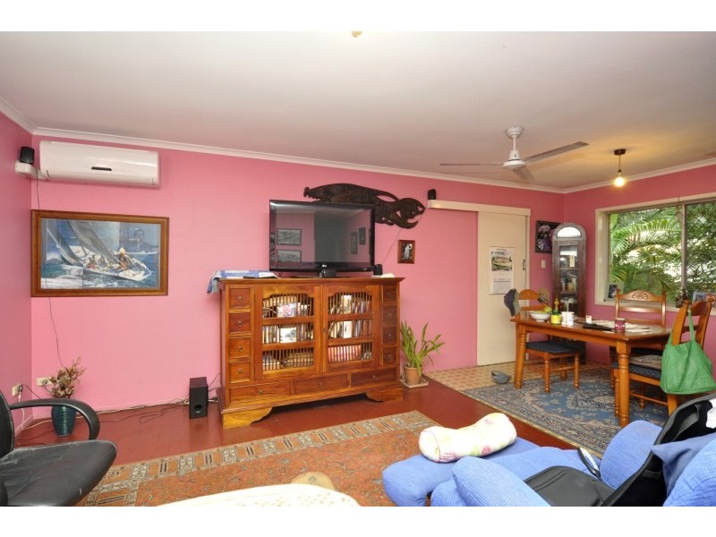 21 Kumbari Avenue, Southport QLD 4215