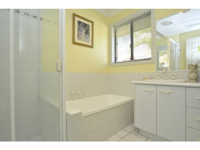 10 Thyme Court, Runaway Bay QLD 4216