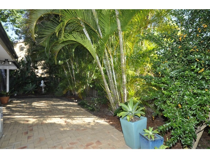 10 Thyme Court, Runaway Bay QLD 4216