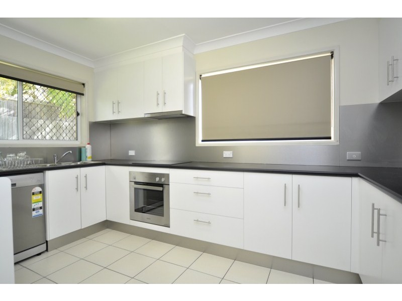 16 Spikes Court, Arundel QLD 4214