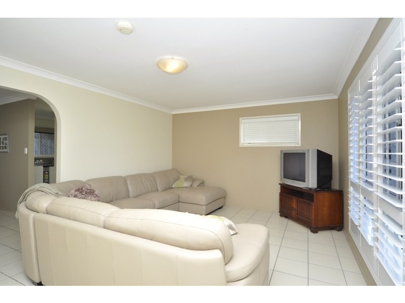 16 Spikes Court, Arundel QLD 4214