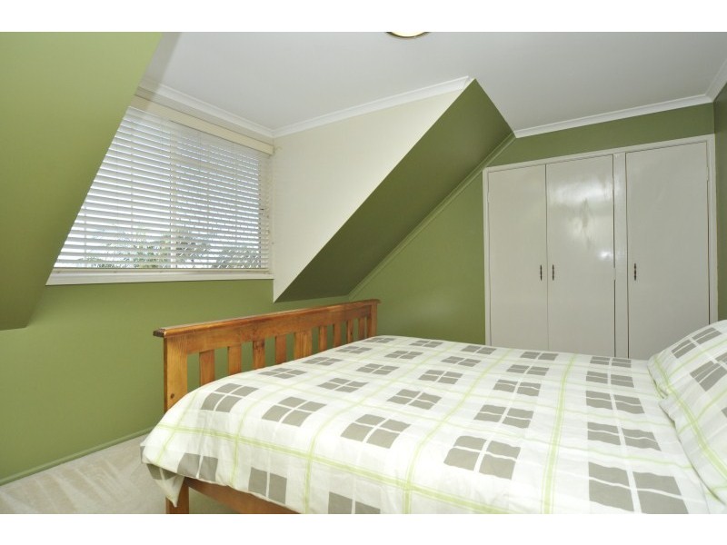 16 Spikes Court, Arundel QLD 4214