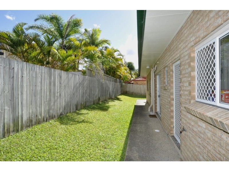 16 Spikes Court, Arundel QLD 4214