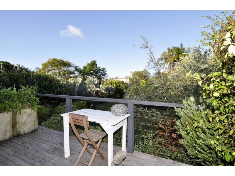 27 Ashgrove Avenue, Runaway Bay QLD 4216