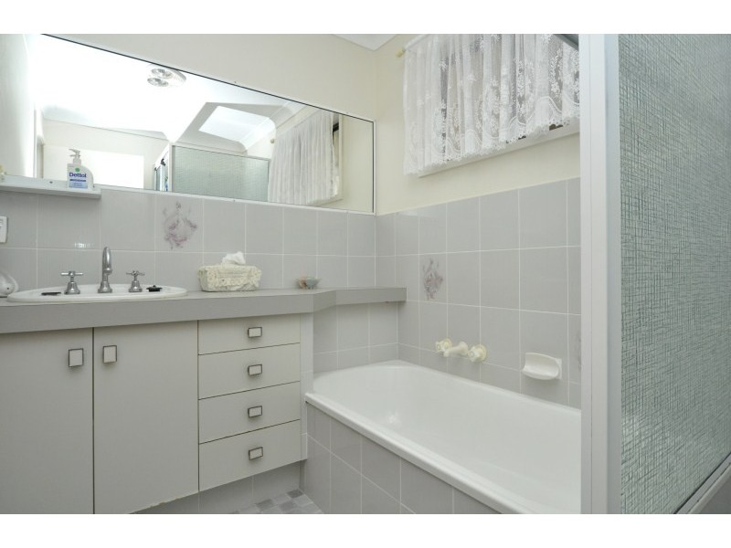 1/46 Broad Street, Labrador QLD 4215