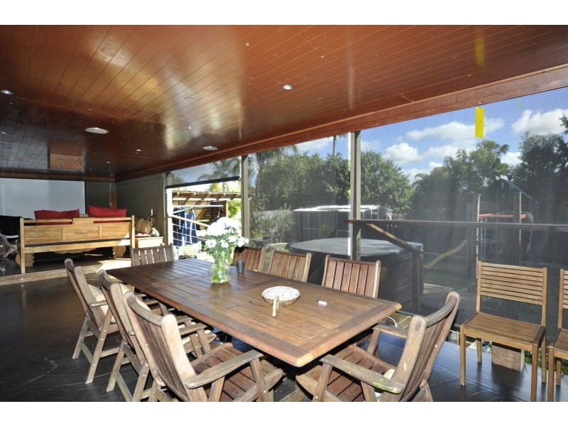 116 Wilson Street, Labrador QLD 4215