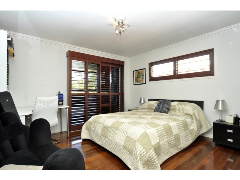 116 Wilson Street, Labrador QLD 4215
