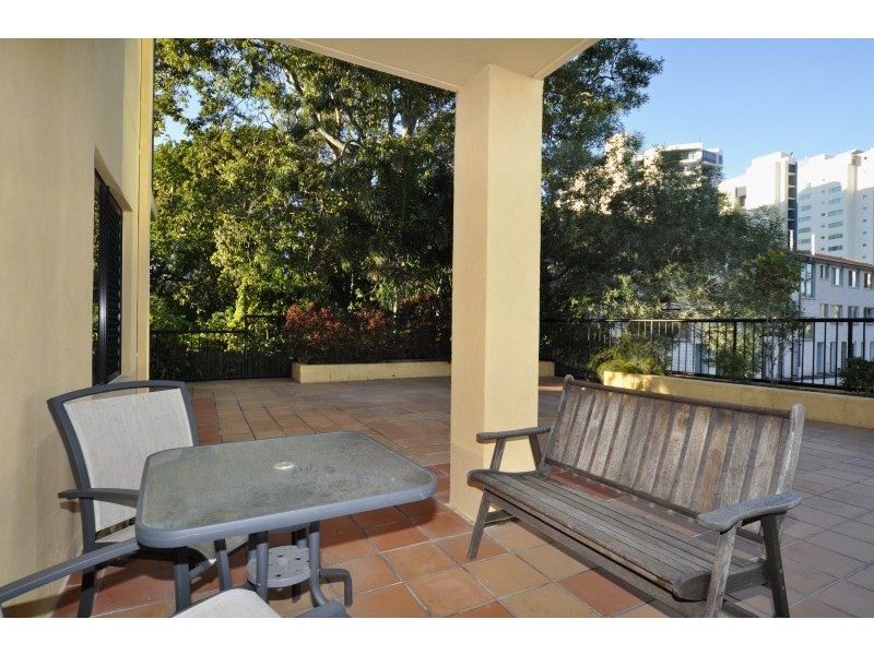 5/143 Frank Street, Labrador QLD 4215