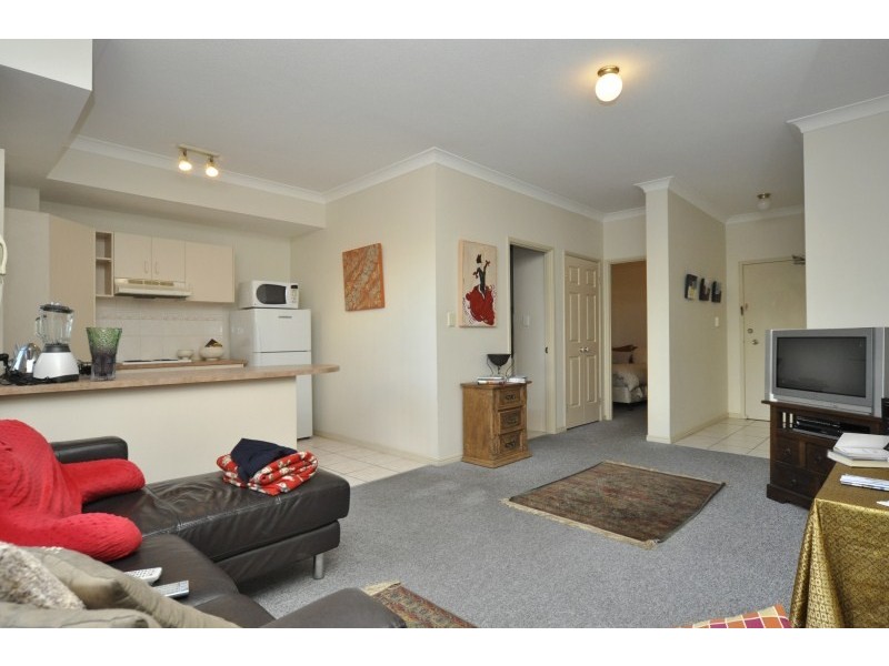 5/143 Frank Street, Labrador QLD 4215