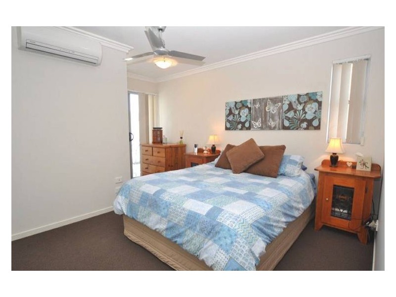 13/8 Proud Street, Labrador QLD 4215