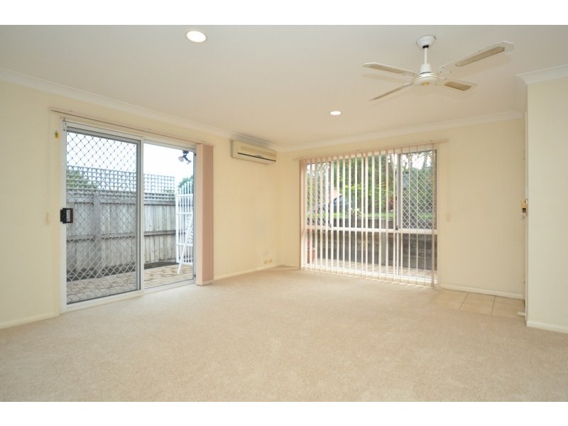 1/7 Liam Court, Labrador QLD 4215