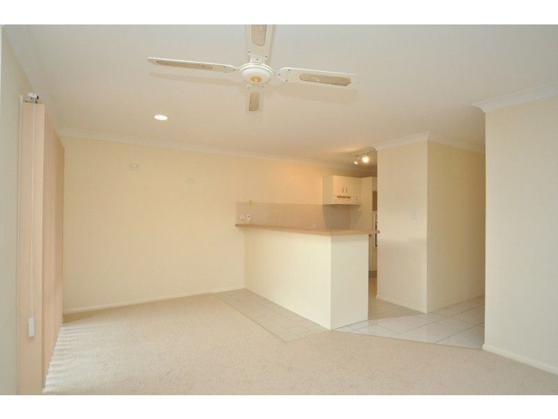 1/7 Liam Court, Labrador QLD 4215