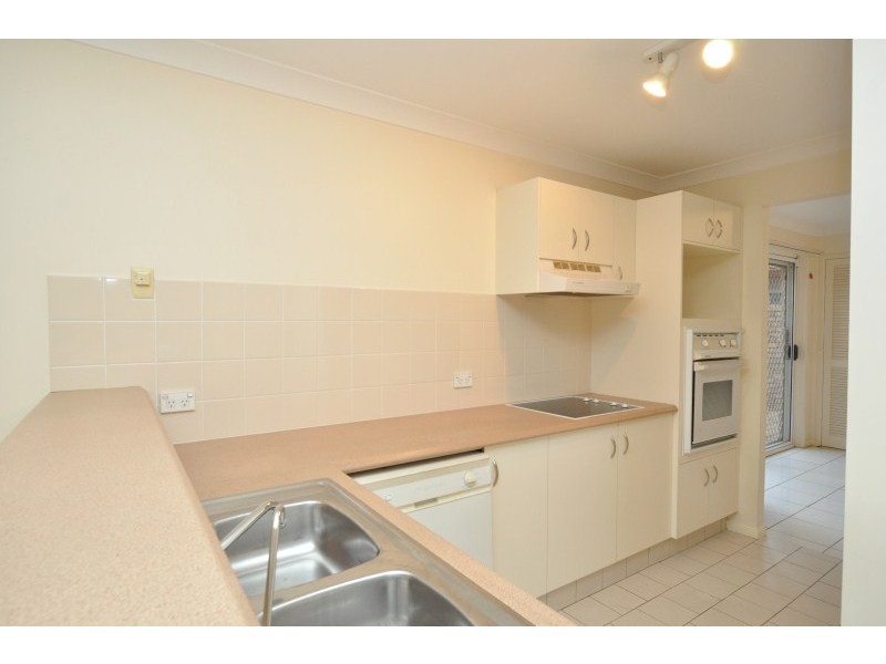 1/7 Liam Court, Labrador QLD 4215