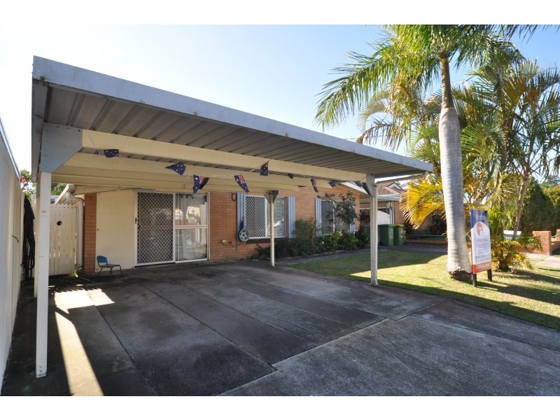 13 Pengana Street, Labrador QLD 4215