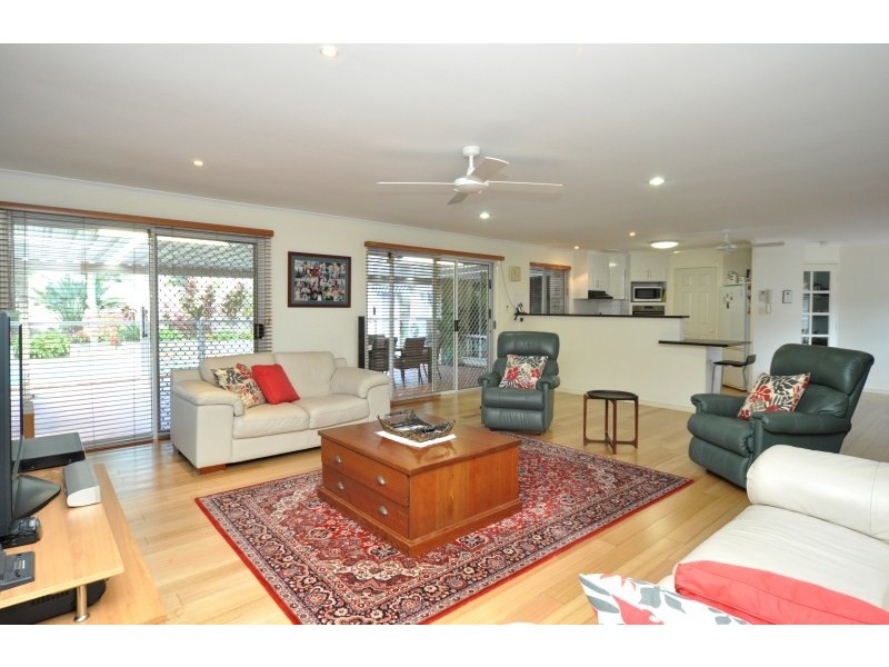 5 Christina Ryan Way, Arundel QLD 4214