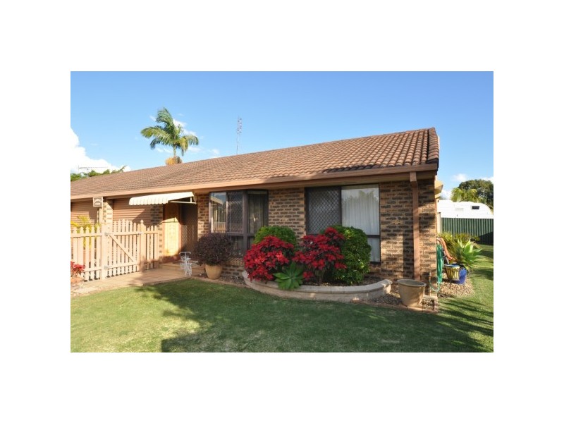 2/116 Little Usher Avenue, Labrador QLD 4215