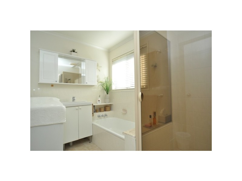 2/116 Little Usher Avenue, Labrador QLD 4215