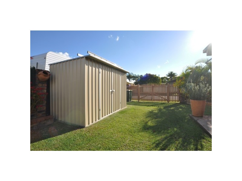 2/116 Little Usher Avenue, Labrador QLD 4215