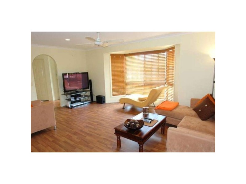 3 Range Court, Arundel QLD 4214