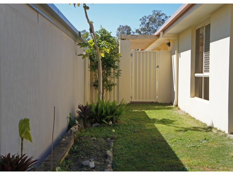 86 Tee Trees Boulevarde, Arundel QLD 4214