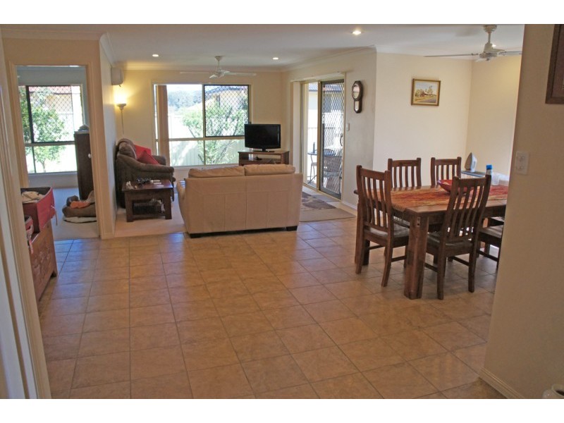 86 Tee Trees Boulevarde, Arundel QLD 4214