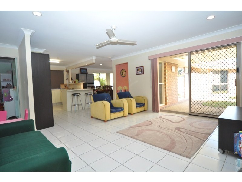78 Open Drive, Arundel QLD 4214