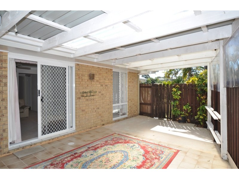 1/5 Harvey Court, Labrador QLD 4215